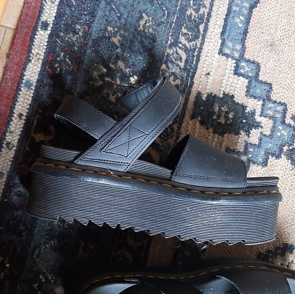 Black Sandals - Picture 2 of 3